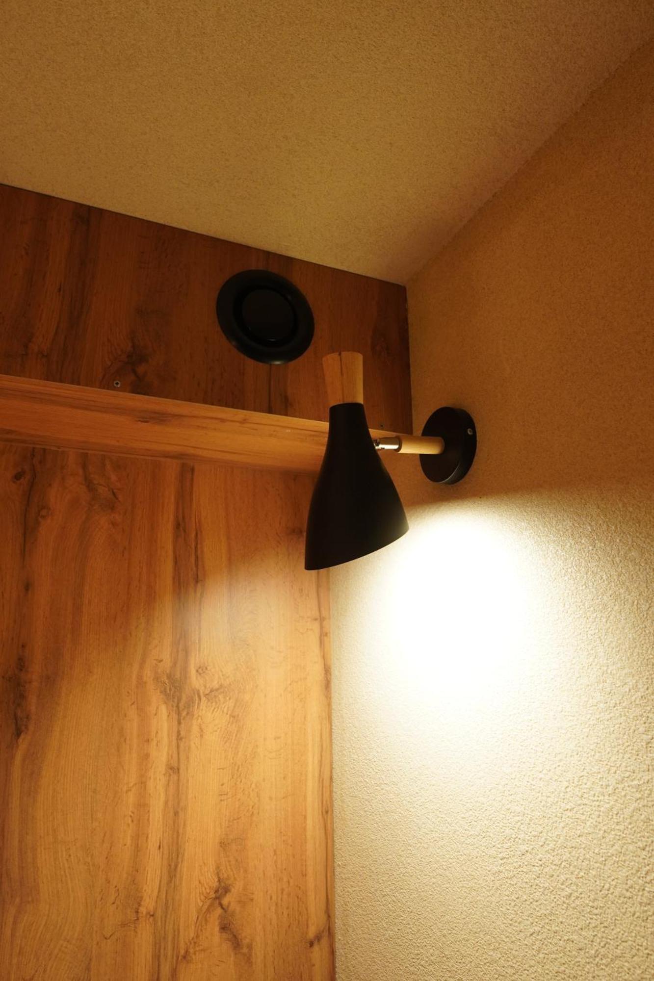Single Room with Shared Shower and Toilet for Male